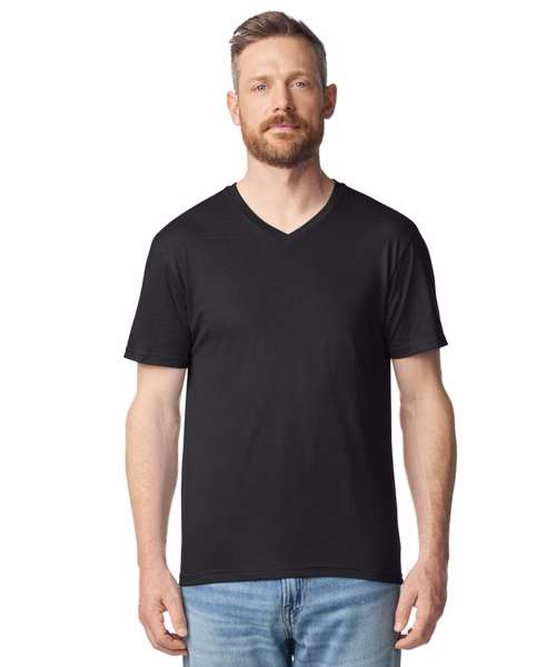 Softstyle™ v-neck t-shirt